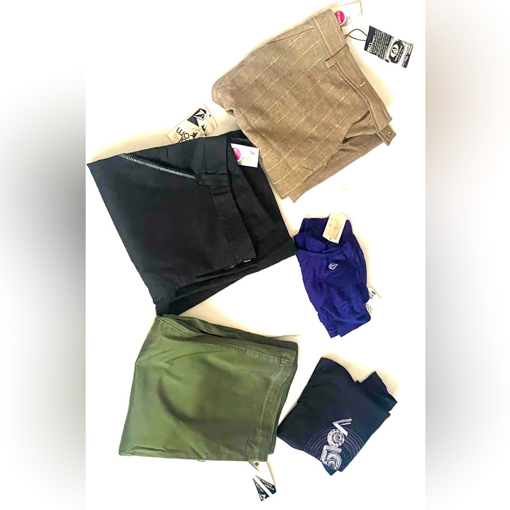 Volcom size 5 & small bundle